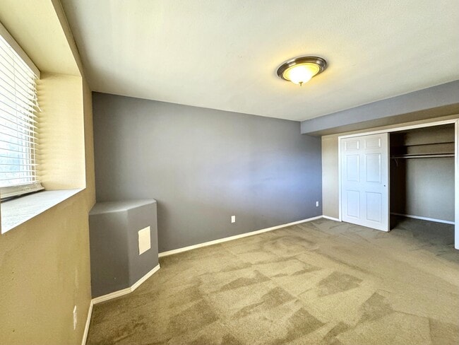 Building Photo - 236 Oxbow Dr