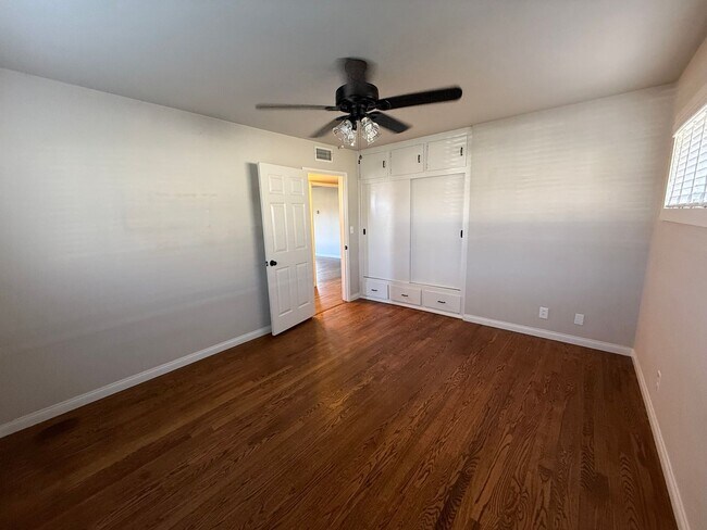 Building Photo - Flexible Living 4 Bedroom Home with Pool & Garage