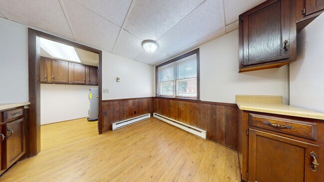 Building Photo - 260 Reform St