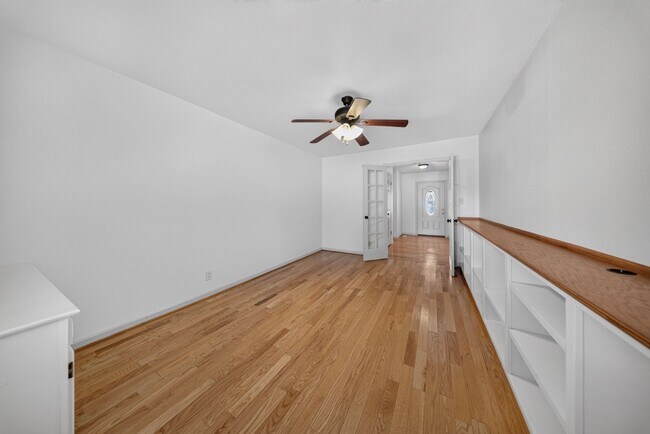 Building Photo - 5715 E 64th St