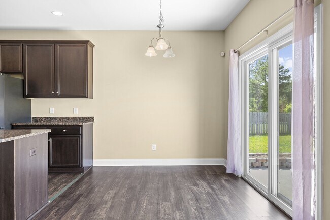 Building Photo - 224 Admiral Ct