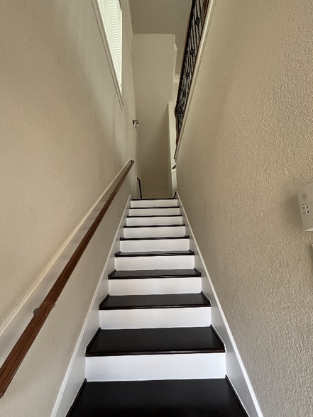 Building Photo - 3008 Clearview Cir