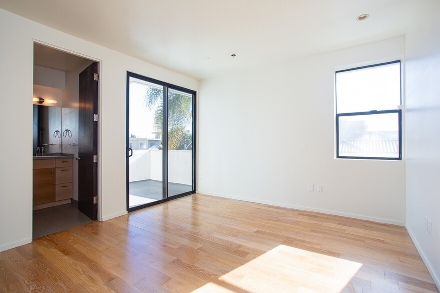 Building Photo - 8639 Whitworth Dr