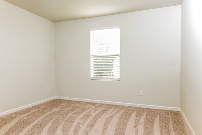 Building Photo - 621 Samuel Lee Ln