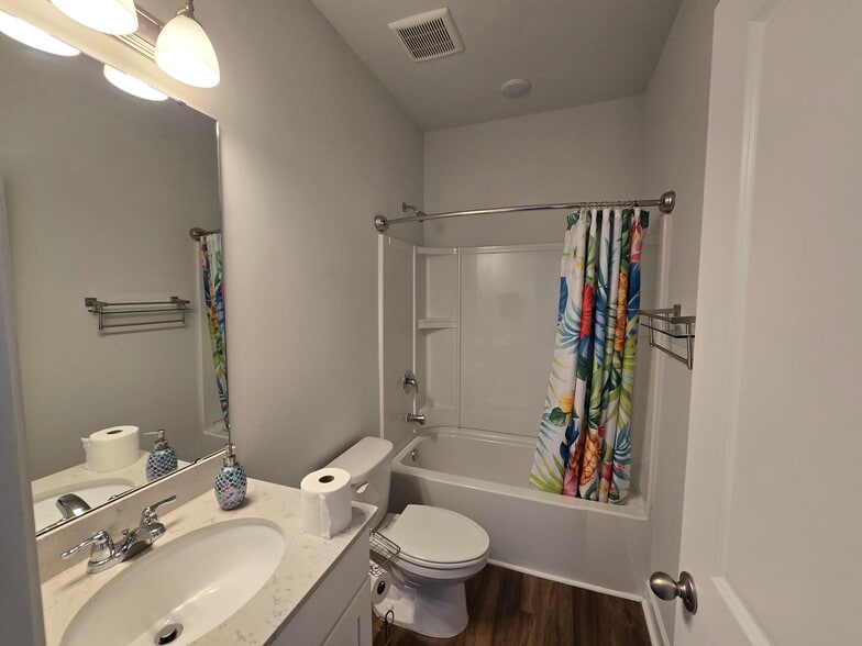 Downstairs Bath 2 - 550 McLernon Trce