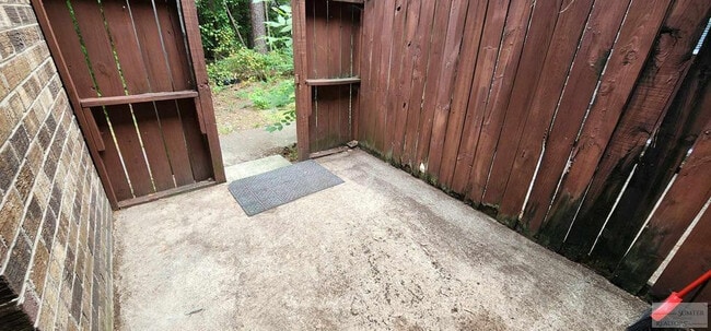 Building Photo - 2012 Gion St