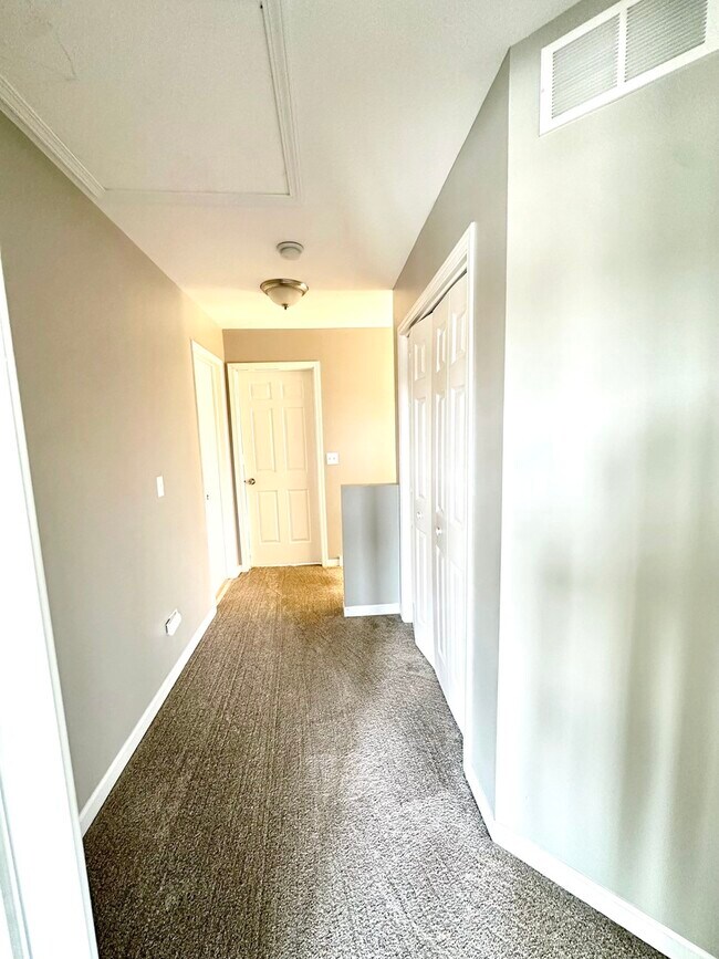 Building Photo - 2394 Caton Crest Dr