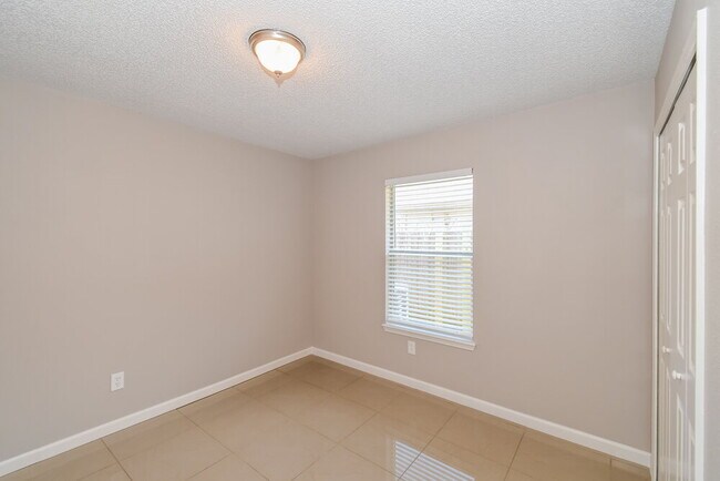 Building Photo - 484 Heron Nest Point