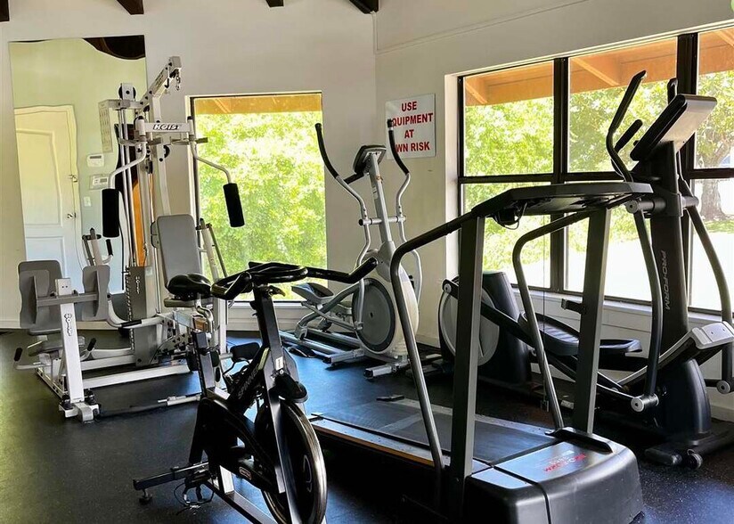 Building Photo - 201 Pensacola Beach Rd