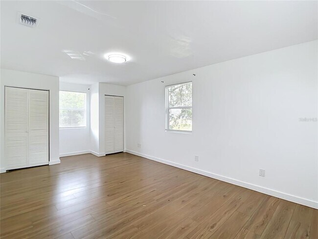 Building Photo - 3303 6th St SW