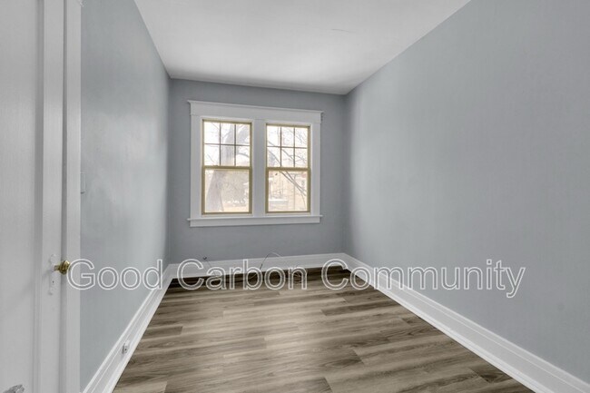 Building Photo - 2720 Main St