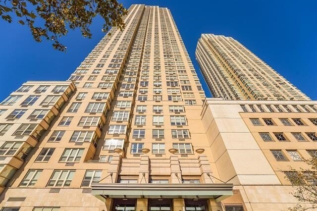 Building Photo - 88 Morgan St