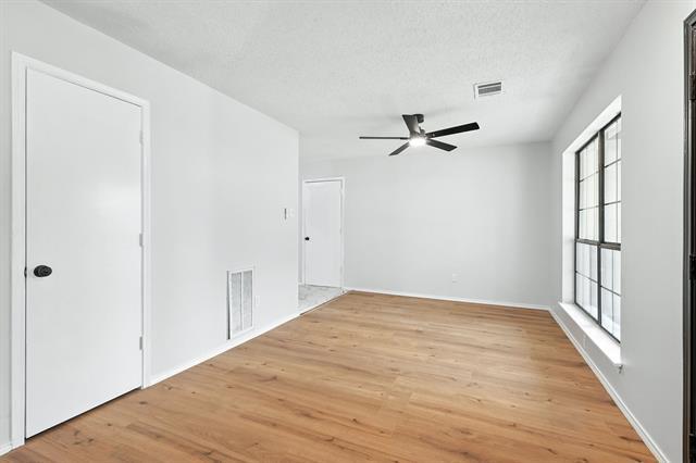 Building Photo - 712 Greenleaf Dr