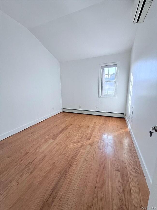 Building Photo - 95-10 95th Ave