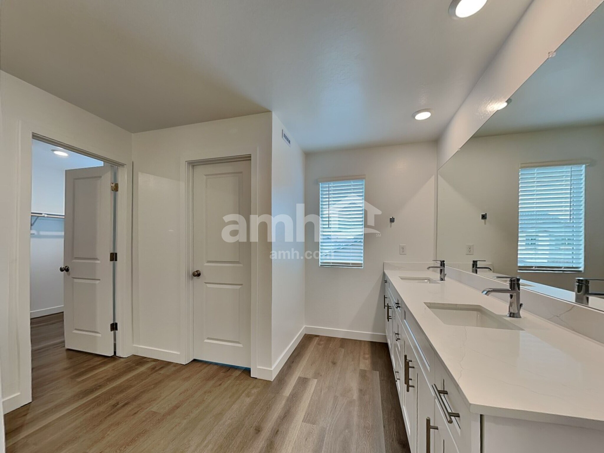 Building Photo - 20177 W Thomas Rd