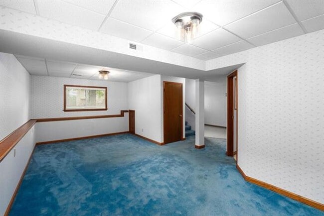 Building Photo - Spacious home near 55th st. S. and Broadway