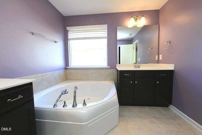 Building Photo - 446 Methven Grove Dr