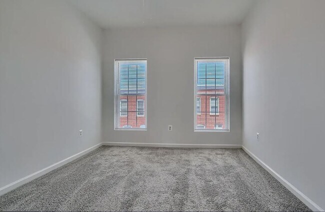 Building Photo - Rose Street