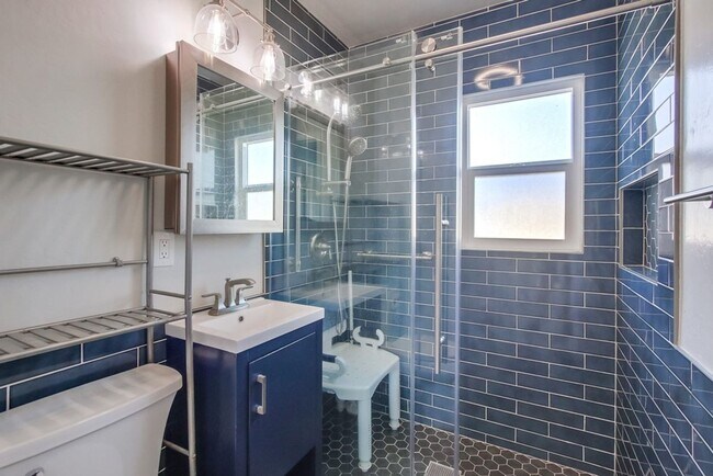 Building Photo - Newly Renovated And Ready For Occupancy