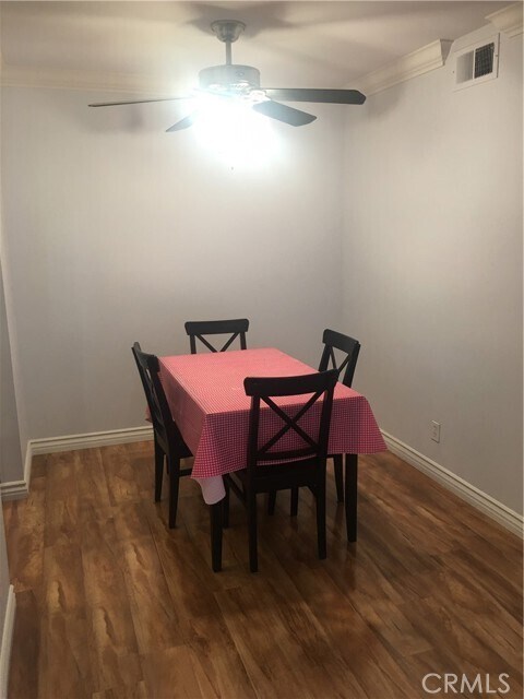 Building Photo - 13096 Le Parc Blvd