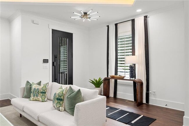 Building Photo - 173 Brush Creek Ct