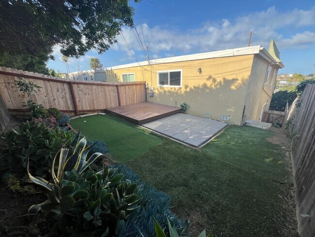 Building Photo - 811SV
