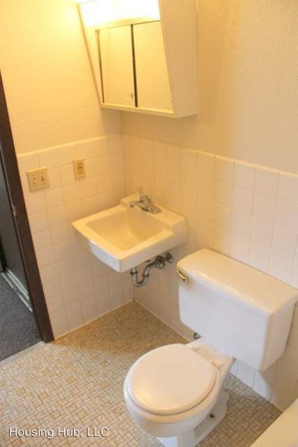 Building Photo - 1429 Case Ave