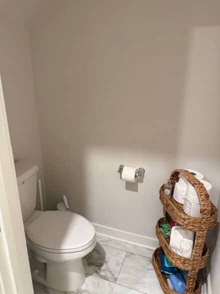 Building Photo - 639 Birdie Dr