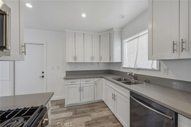 Building Photo - 6658 Kosturas Pl