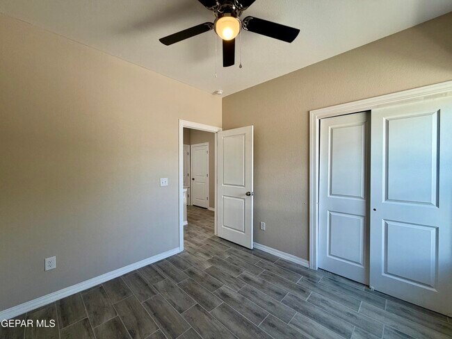 Building Photo - 125 Palma Dr