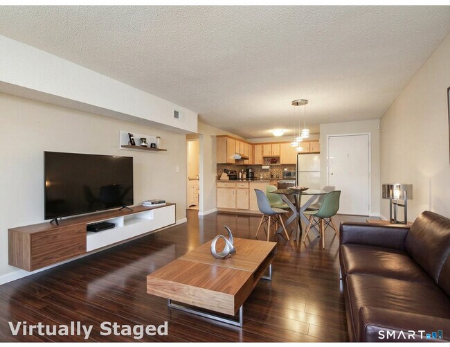 Building Photo - 2320 Harbor View Dr