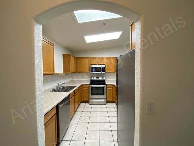 Building Photo - TRUC3490