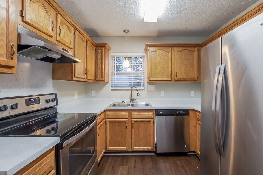 Building Photo - 1069 Park Meadow Dr