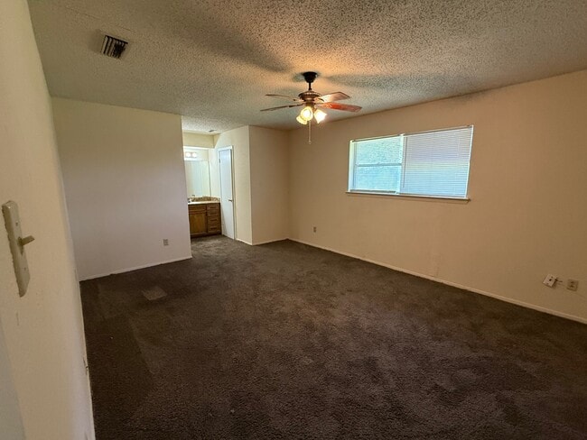 Building Photo - 508 Dogwood Trail