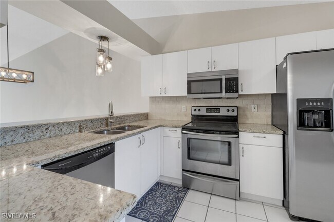 Building Photo - 875 New Waterford Dr