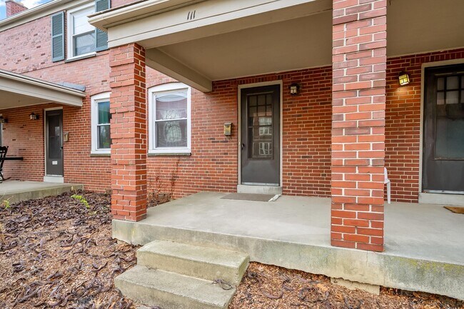 Building Photo - 109 E Arcadia Ave