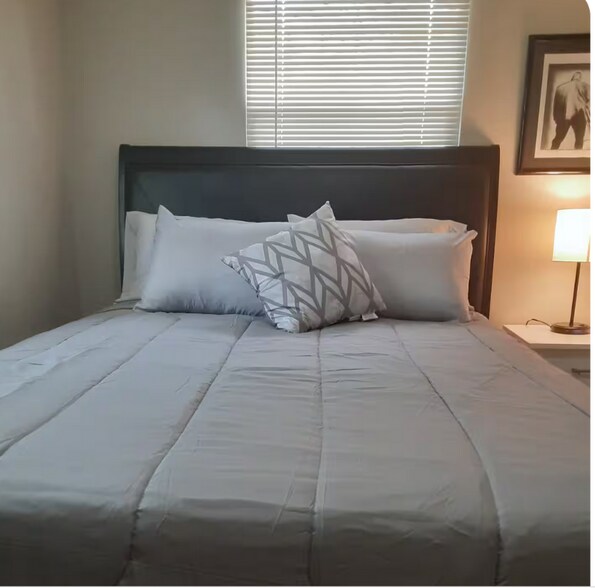 Building Photo - 2622 E 109th Ave