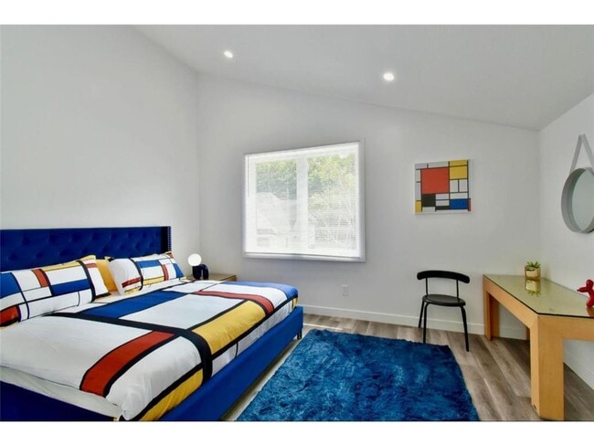 Building Photo - 1021 Gardner St E