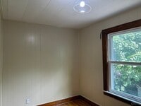 Building Photo - 439 Valley S Dr