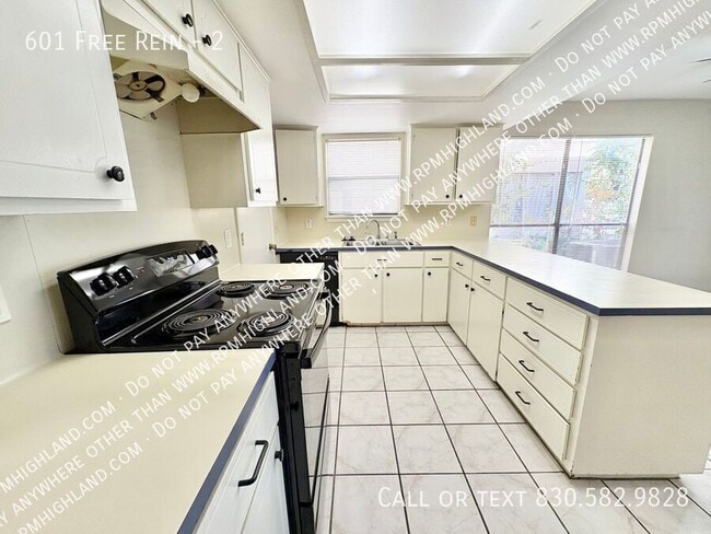 Building Photo - 601 Free Rein