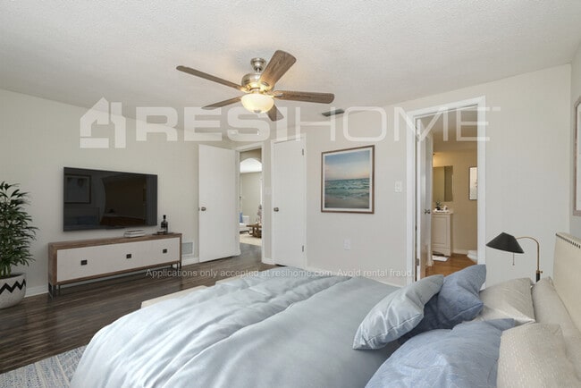 Building Photo - 7005 Brentwood Dr