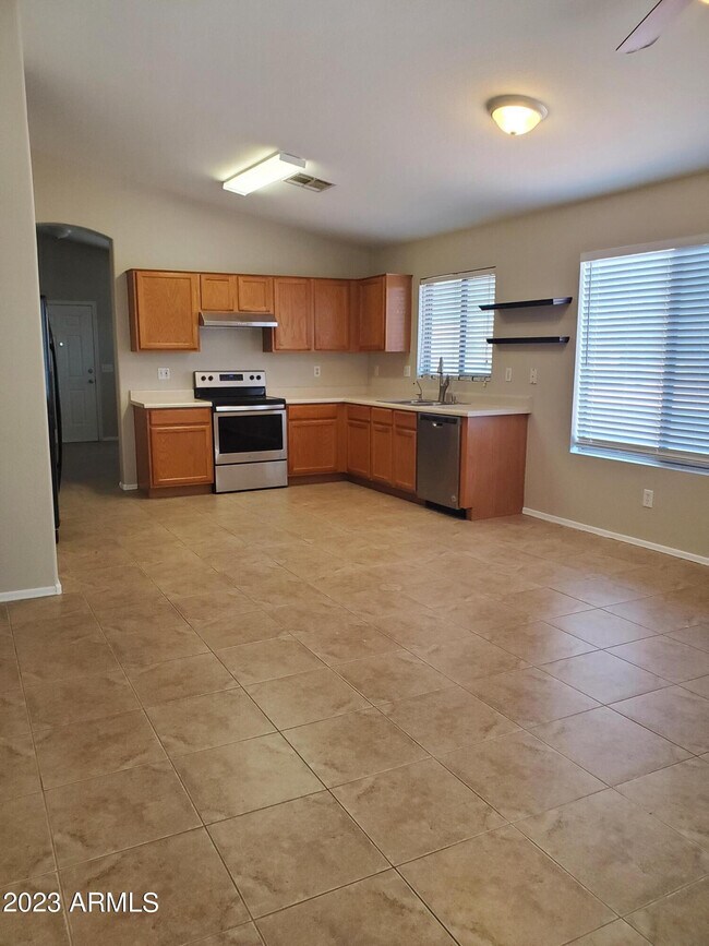 Building Photo - 15021 W Ventura St