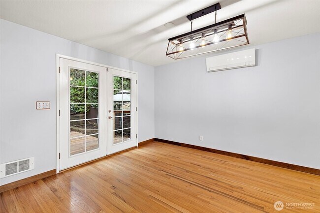 Building Photo - 3831 Letitia Ave S