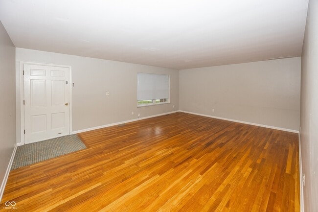Building Photo - 628 Ash Dr