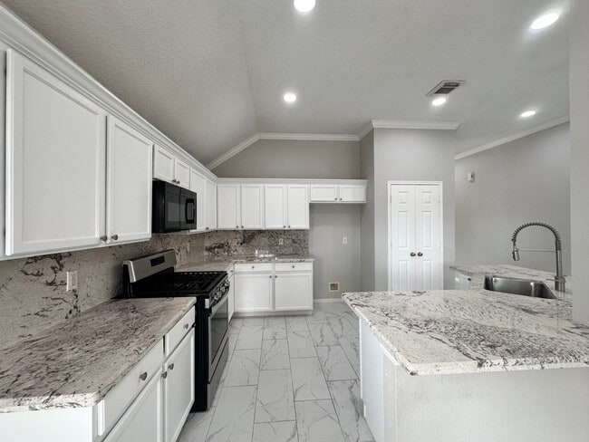 Building Photo - 3002 E Cedar Sun Trail
