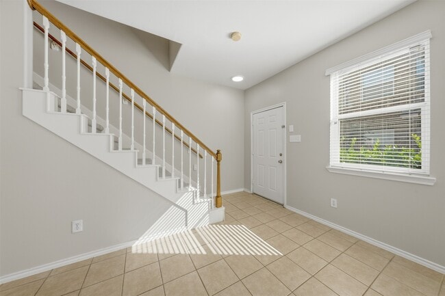 Building Photo - 1929 Kemah Village Dr