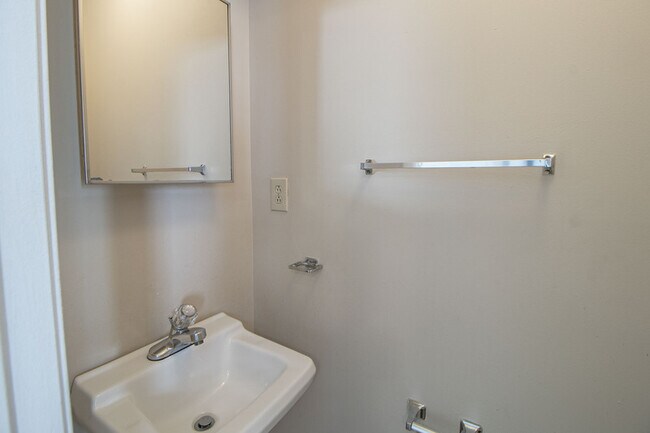 Building Photo - 288 Northridge Dr