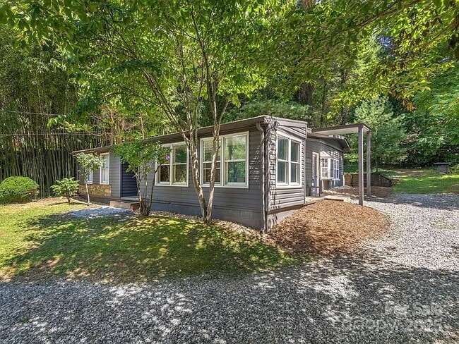 Building Photo - 15 Lawterdale Rd