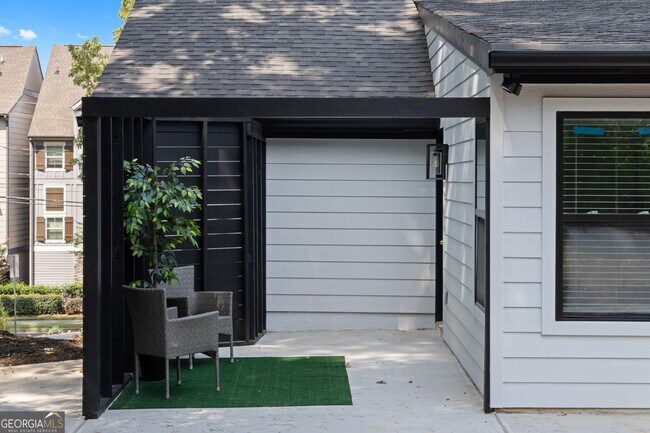 Building Photo - 1180 Fleming St