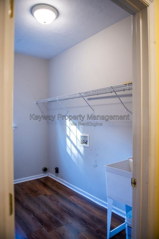 Building Photo - 242 Stonington Dr
